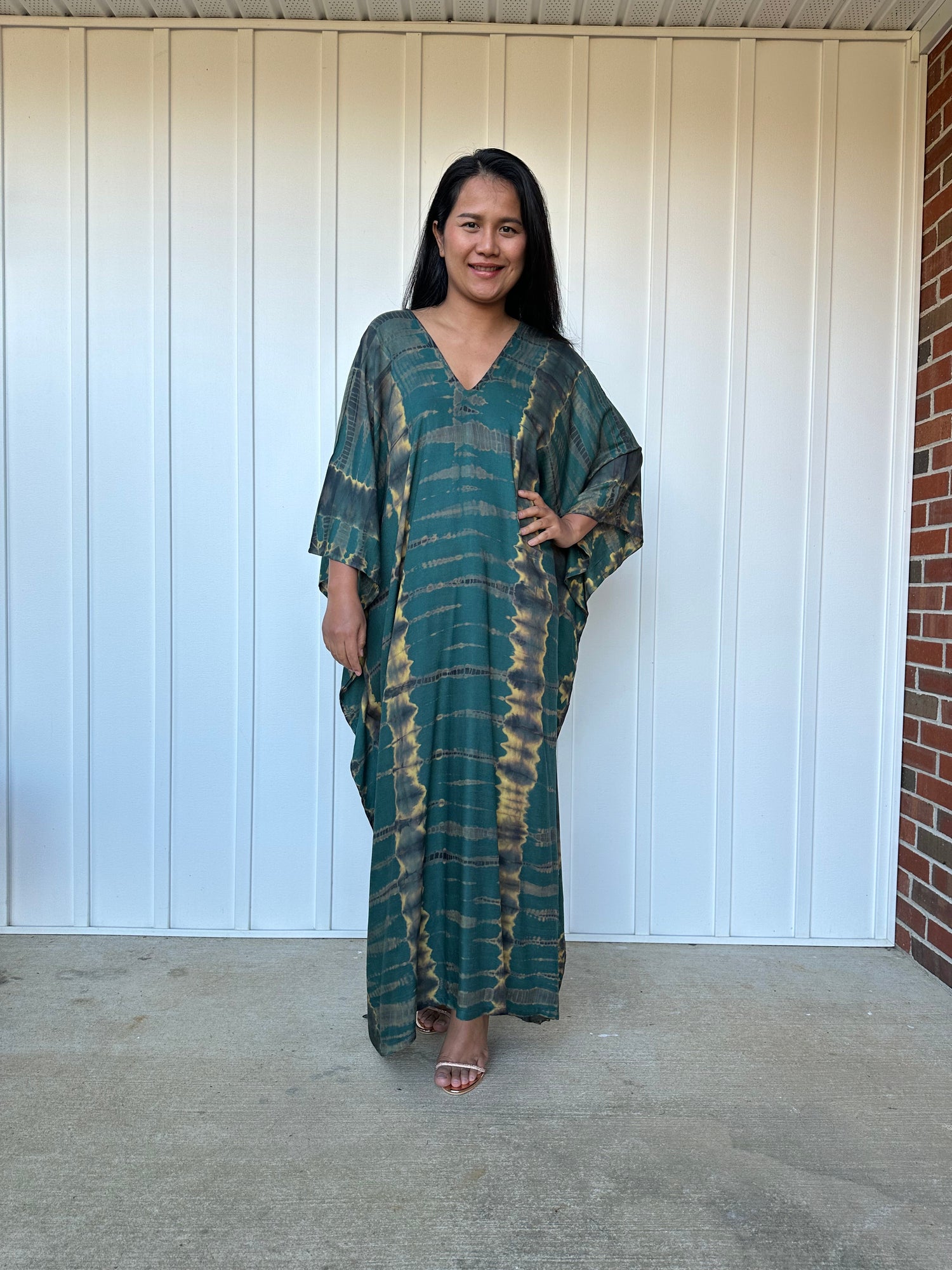 MALA handworks iynta Kaftan in Green and Black Tie Dye
