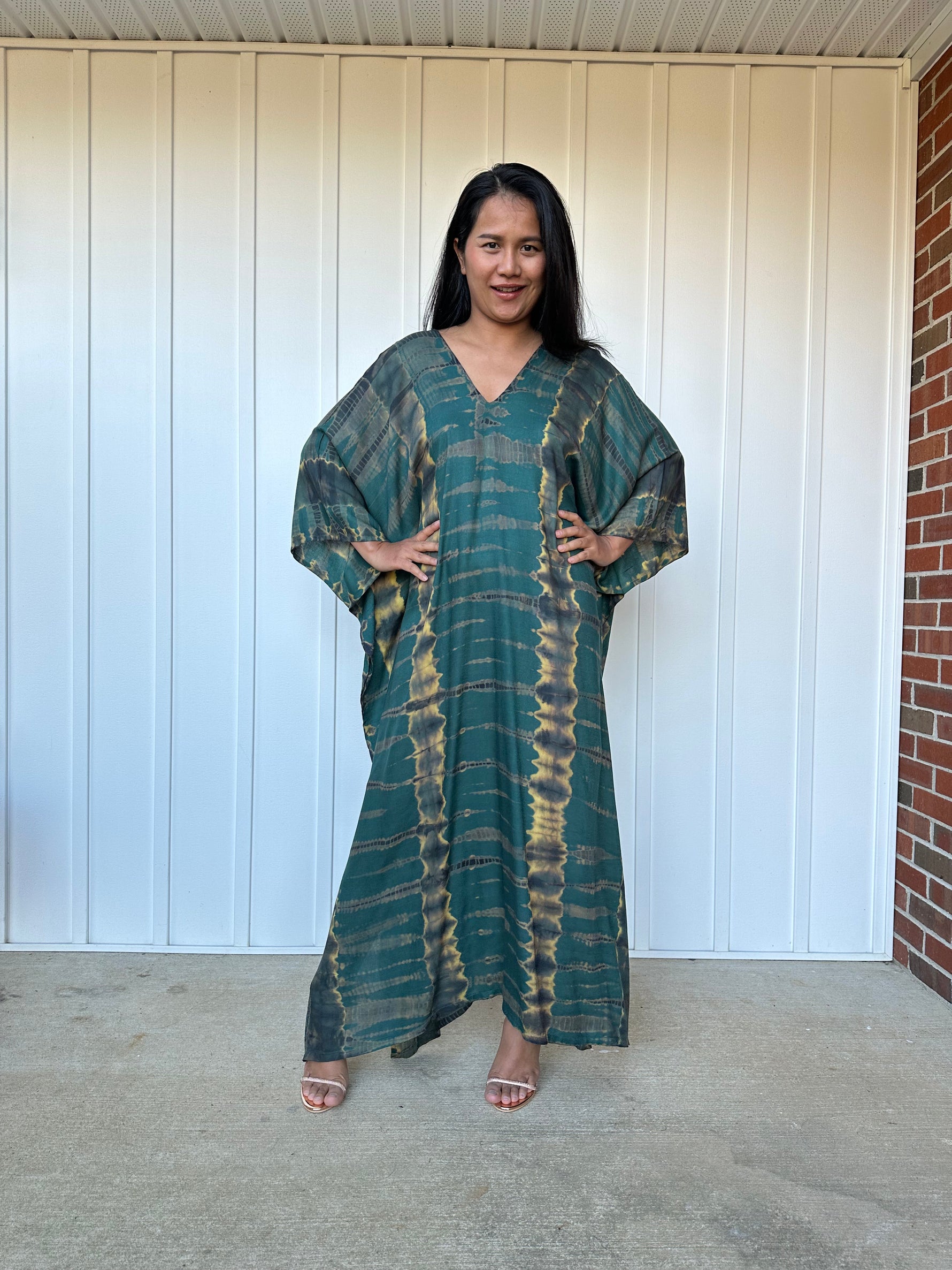 MALA handworks iynta Kaftan in Green and Black Tie Dye