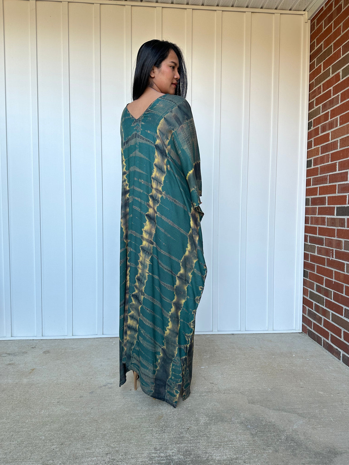 MALA handworks iynta Kaftan in Green and Black Tie Dye
