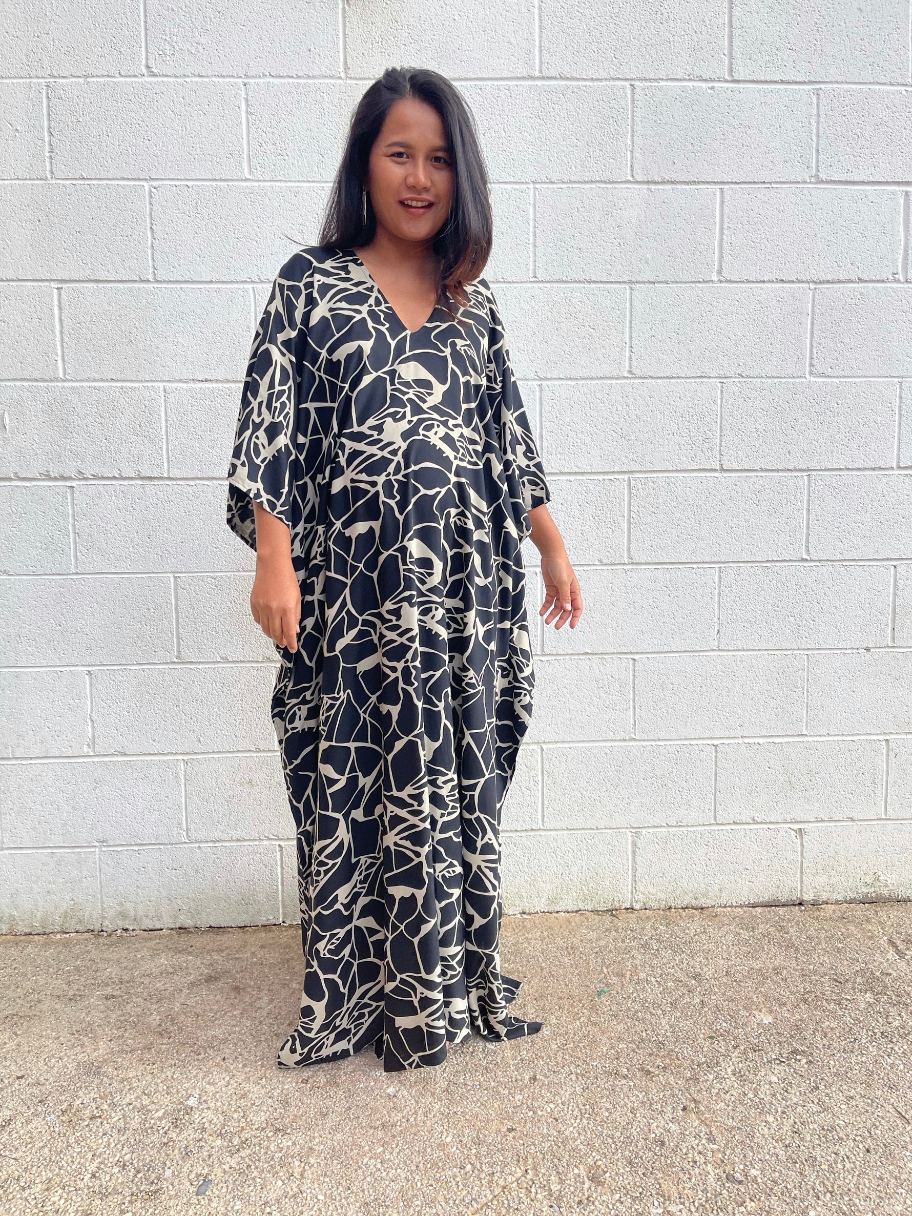 MALA handworks Luna Kaftan in Black and Geometric Silkscreen
