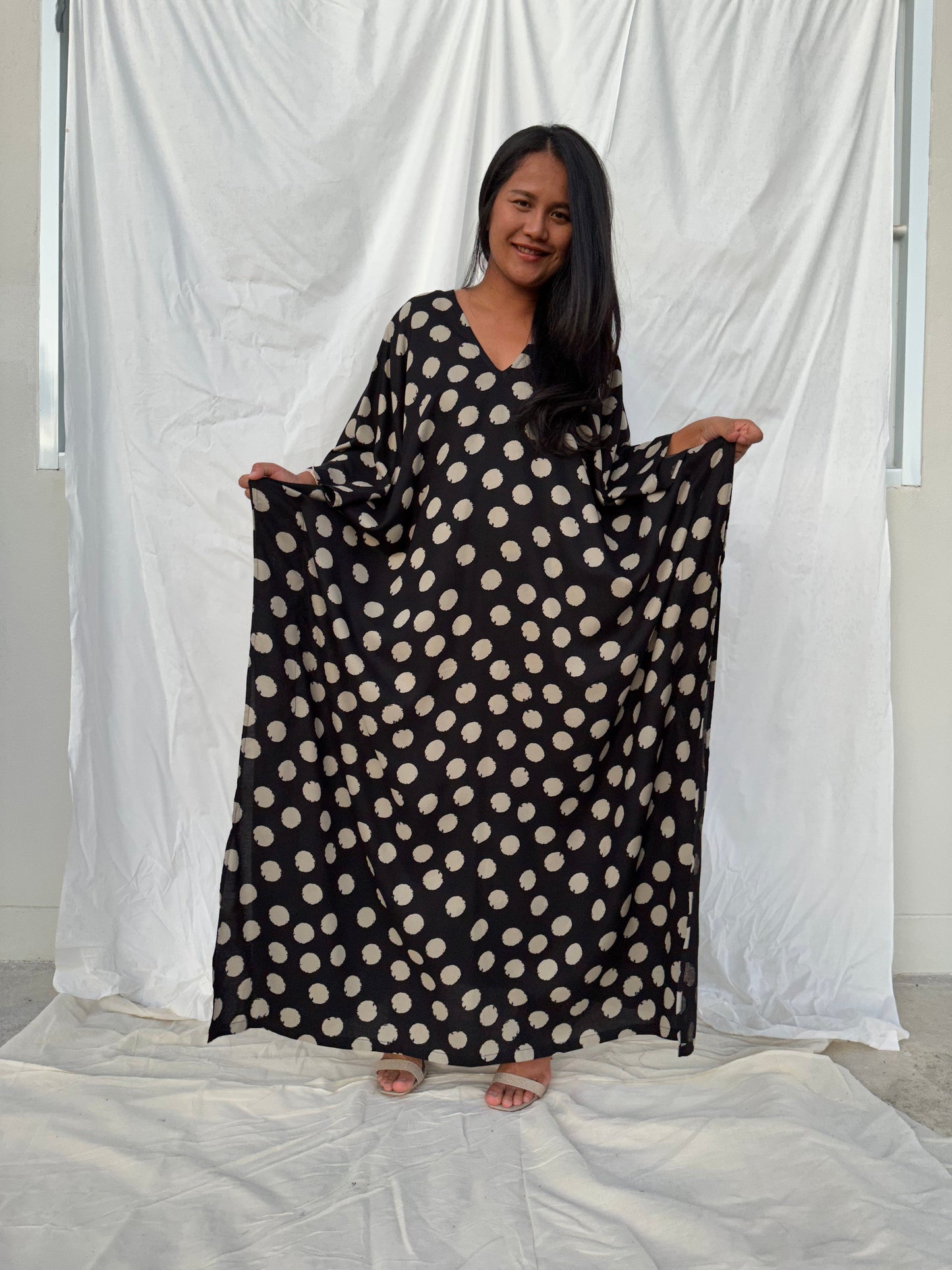 MALA handworks Luna Kaftan in Black and Orbs Silk Screen