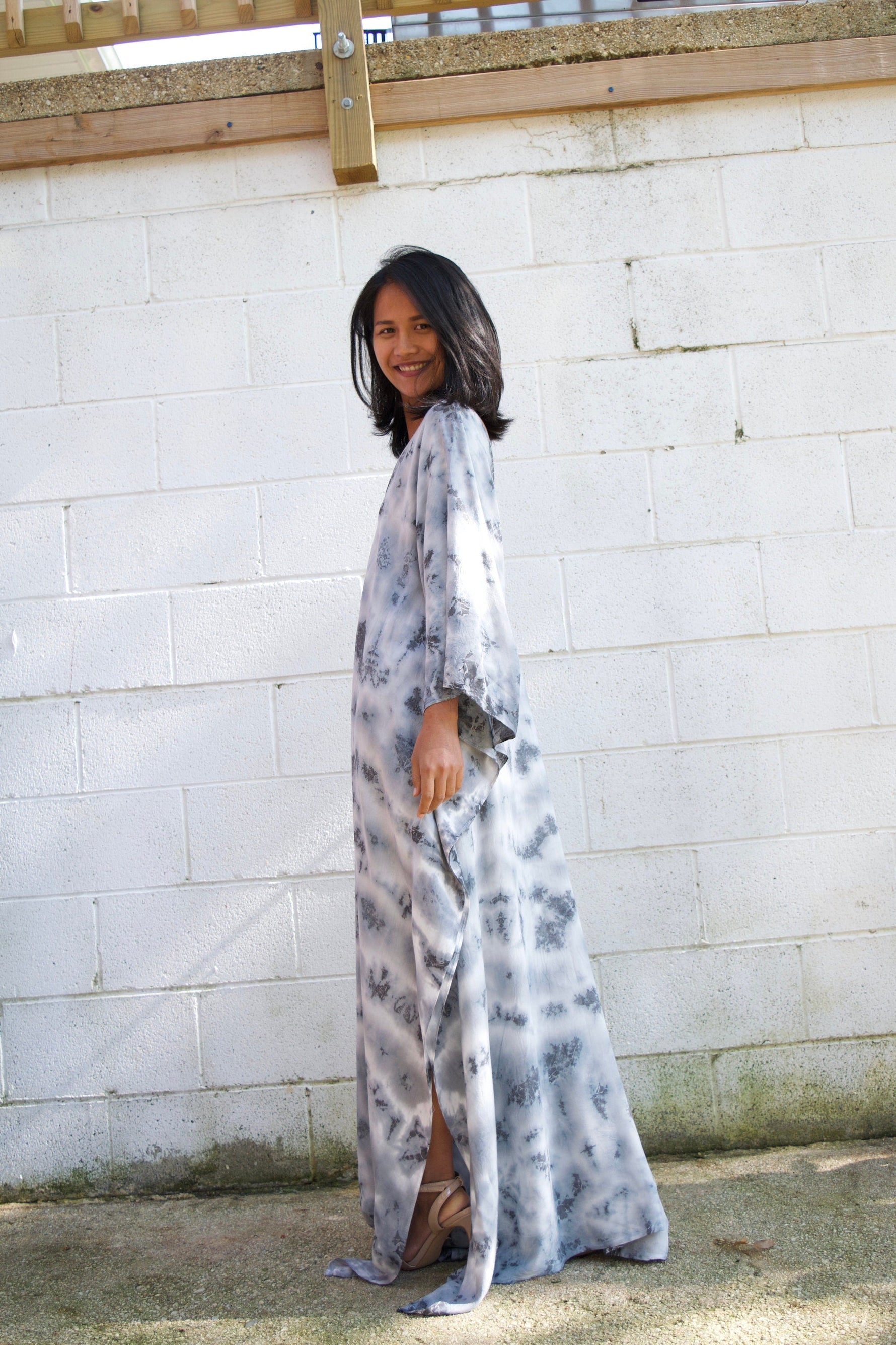 MALA handworks  Mala kaftan in White and Gray Tie Dye