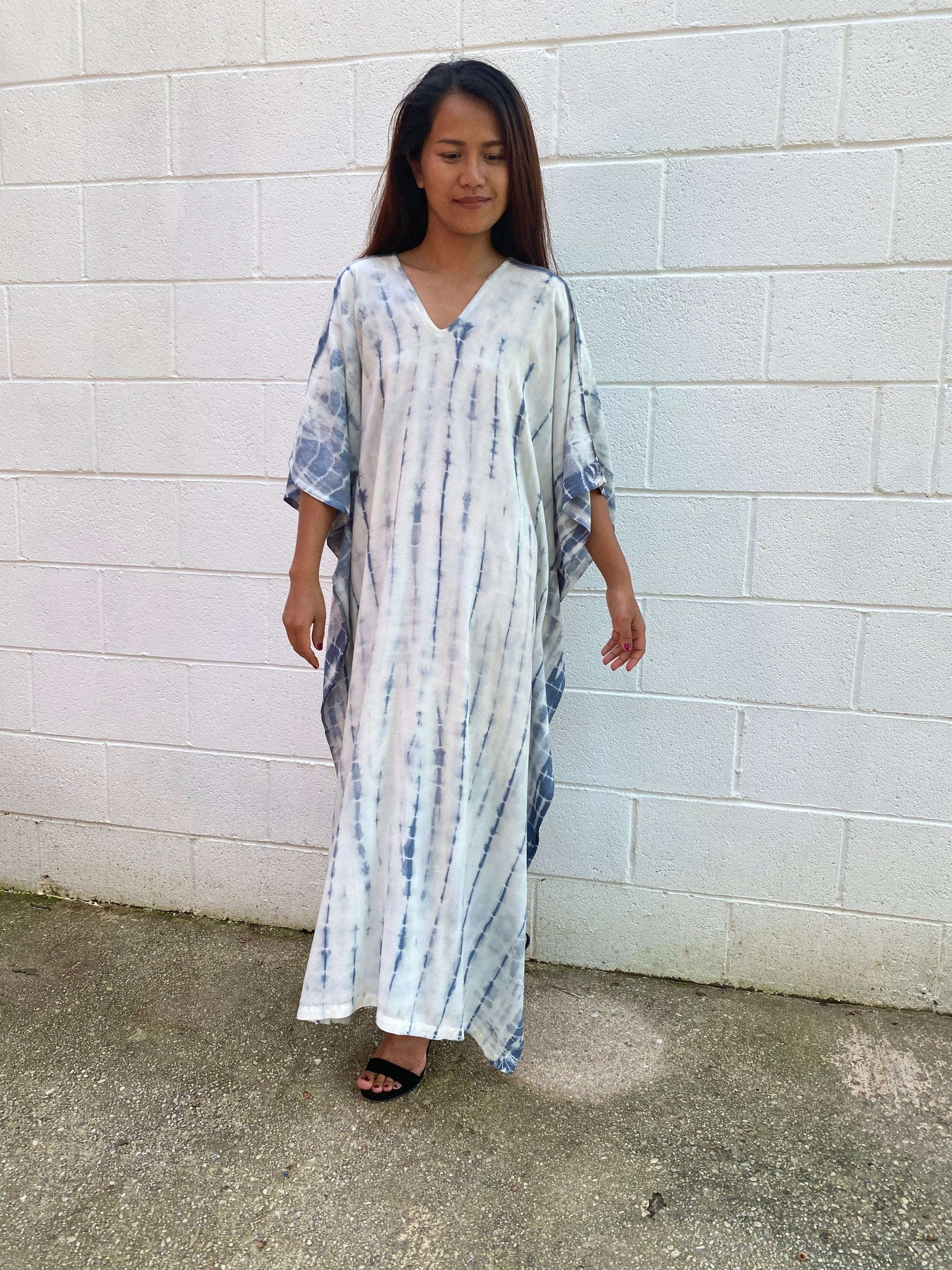 MALA handworks  50 Nora Kaftan in White and Gray Tie Dye