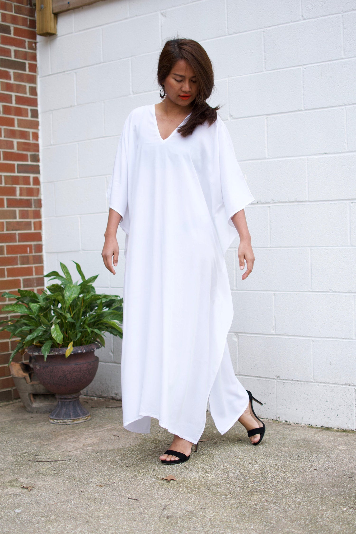 MALA handworks Nora Kaftan in White