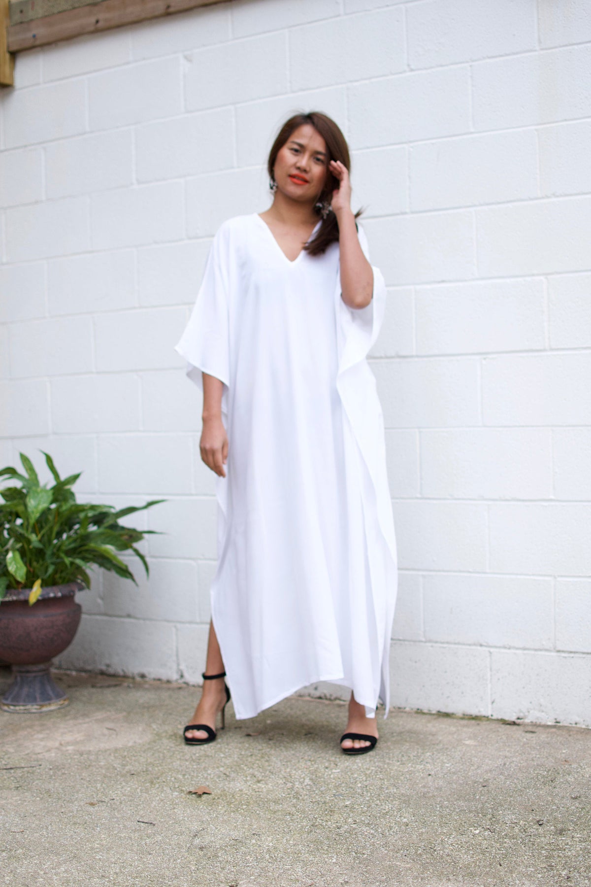 MALA handworks Nora Kaftan in White