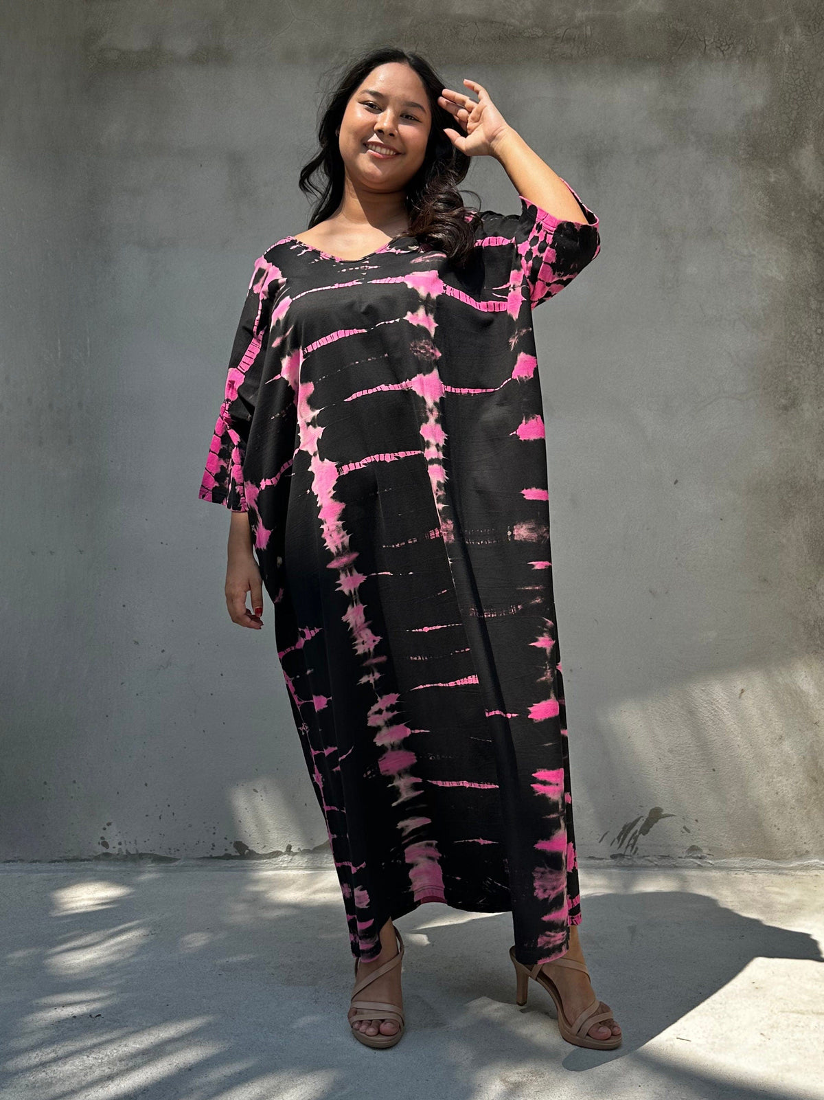 Mala Handworks Olivia Cotton Kaftan in Black and Fuchsia Tie Dye