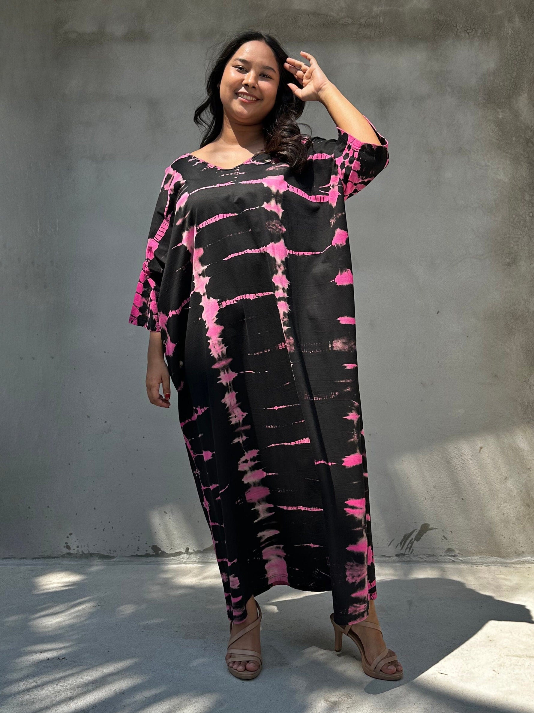 Mala Handworks Olivia Cotton Kaftan in Black and Fuchsia Tie Dye