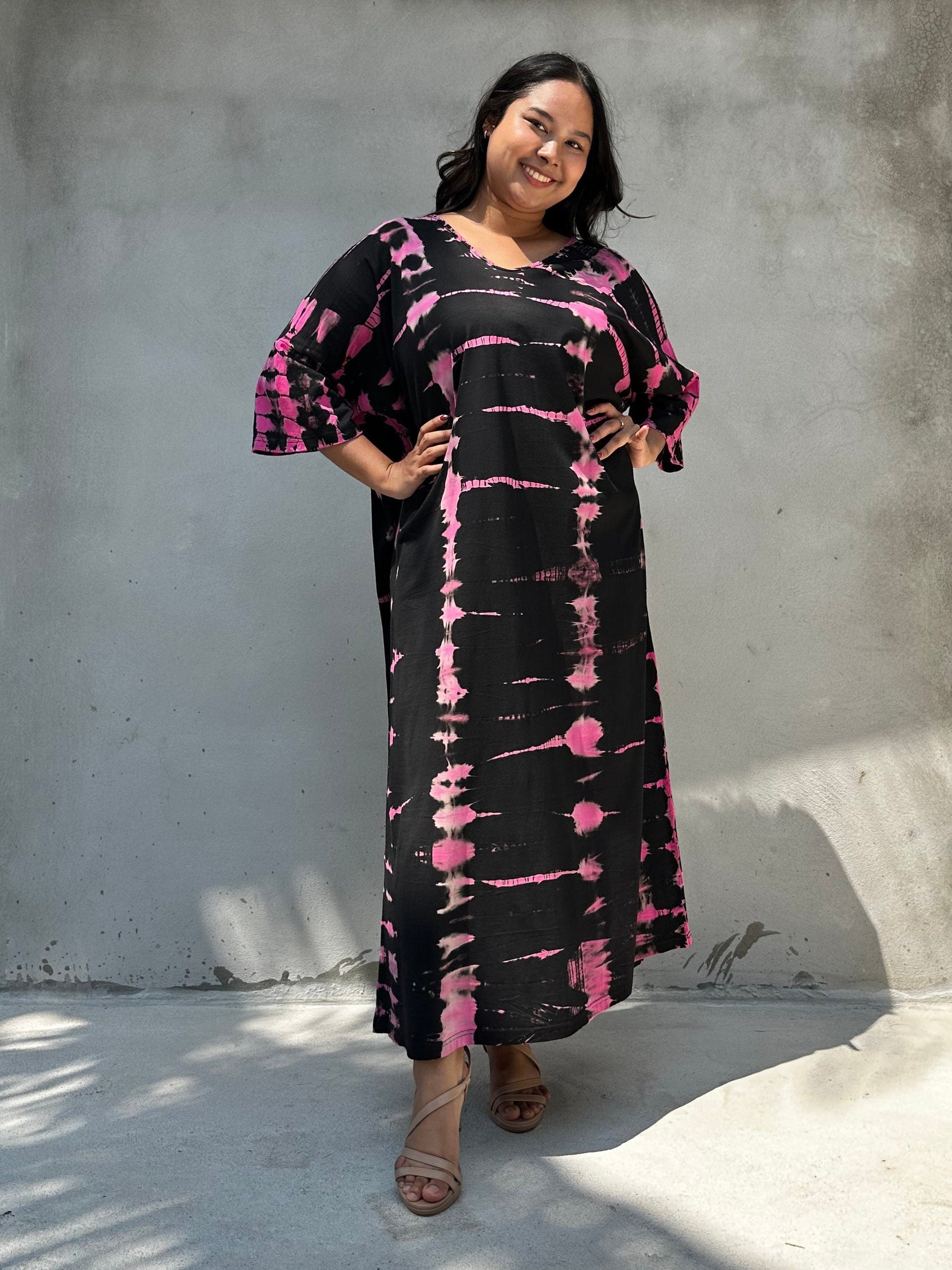 Mala Handworks Olivia Cotton Kaftan in Black and Fuchsia Tie Dye
