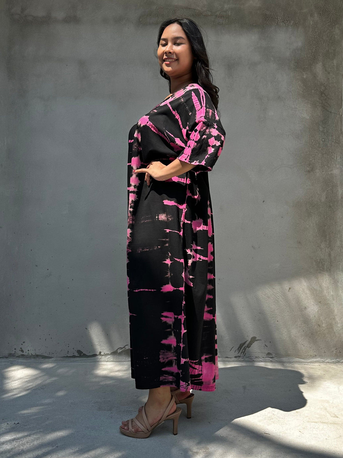 Mala Handworks Olivia Cotton Kaftan in Black and Fuchsia Tie Dye