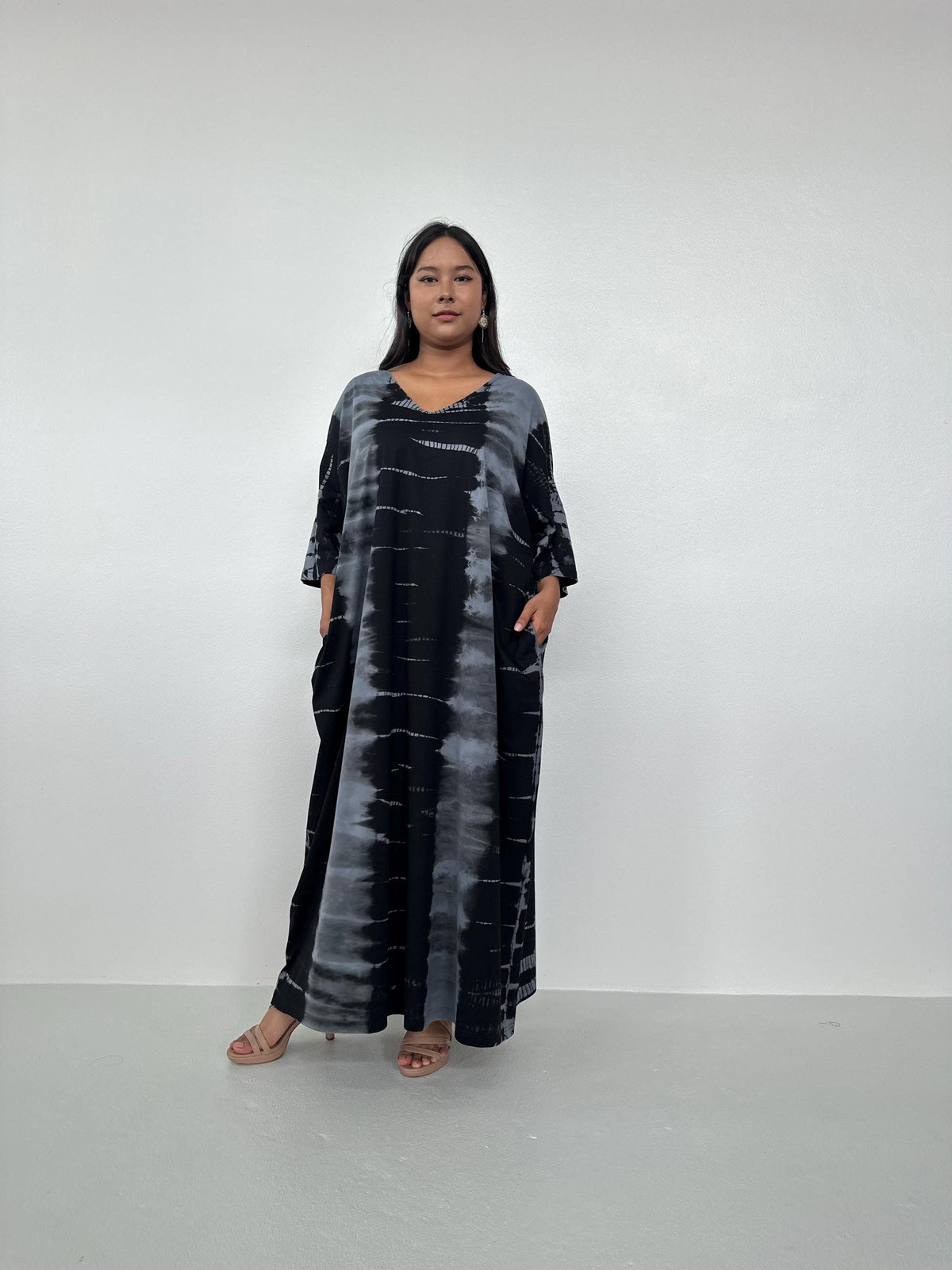 Mala Handworks Olivia Cotton Kaftan in Gray and Black Tie Dye