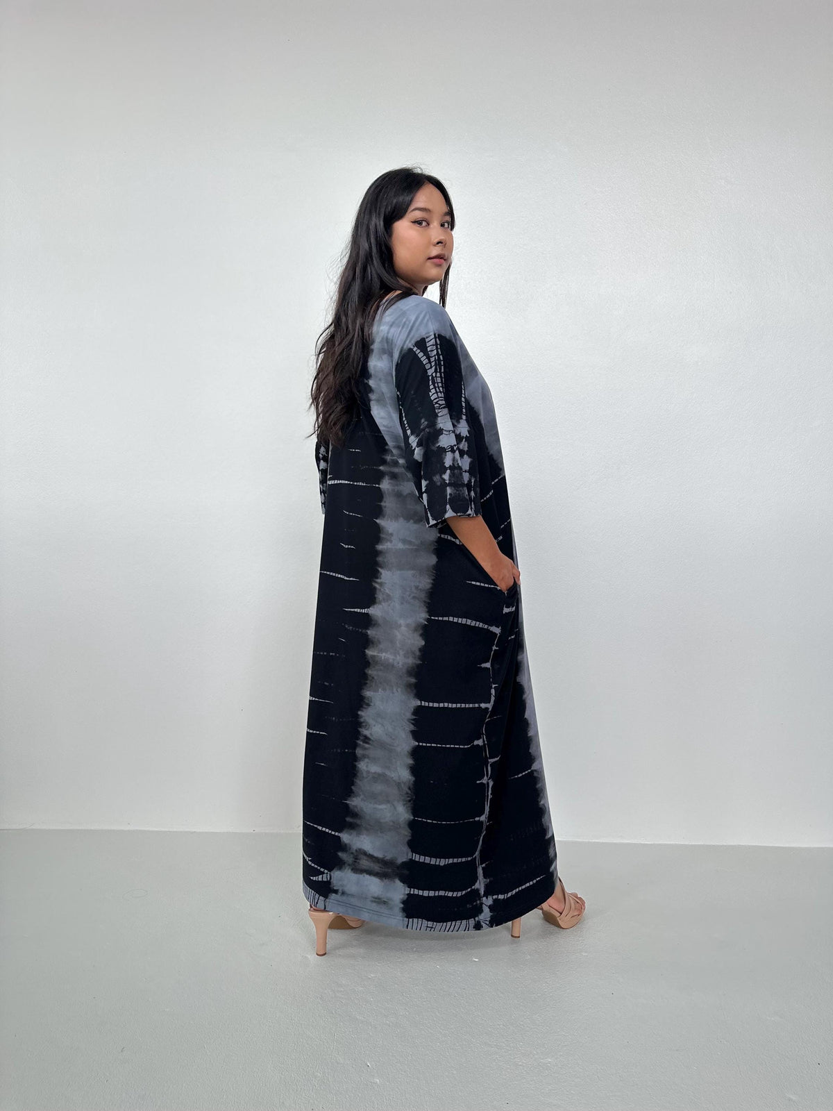 Mala Handworks Olivia Cotton Kaftan in Gray and Black Tie Dye