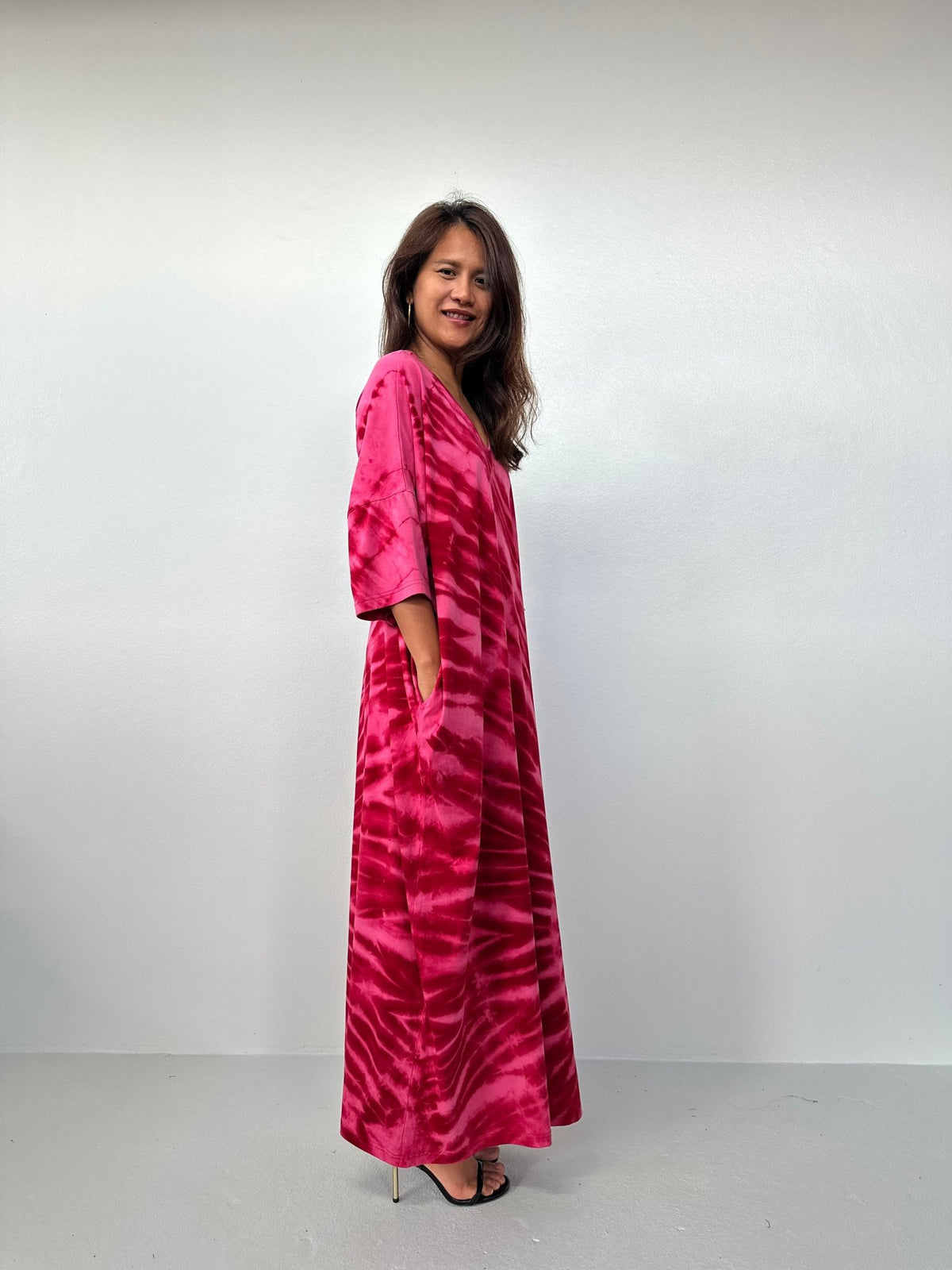 Olivia Cotton Kaftan in Merlot and Fuchsia Tie Dye - Mala Handworks