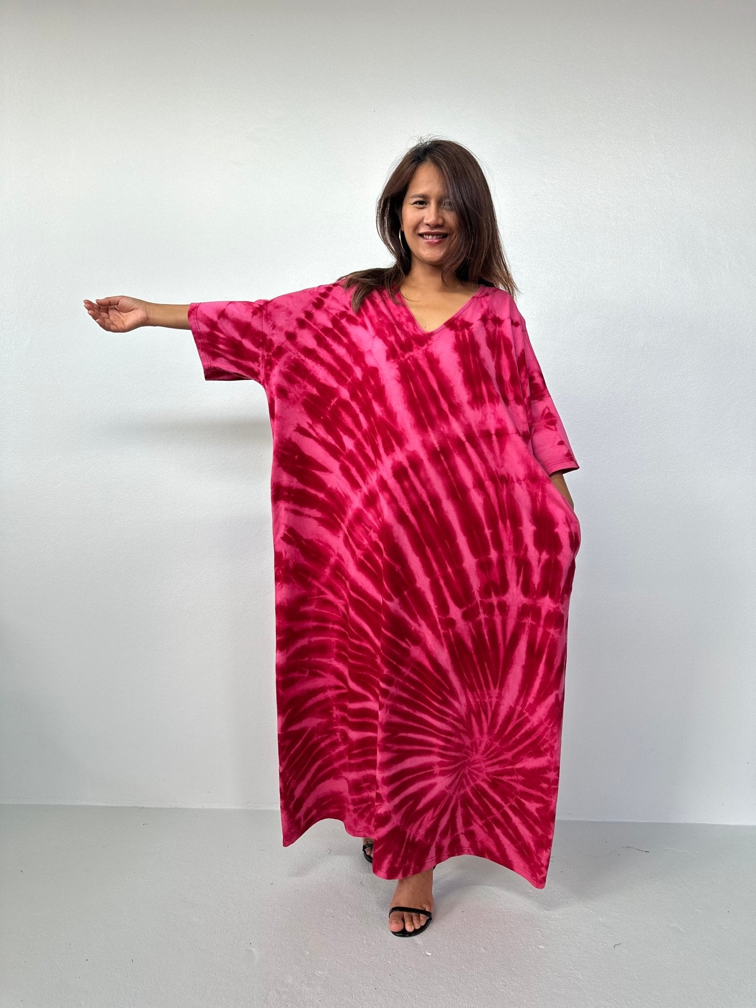 Olivia Cotton Kaftan in Merlot and Fuchsia Tie Dye - Mala Handworks