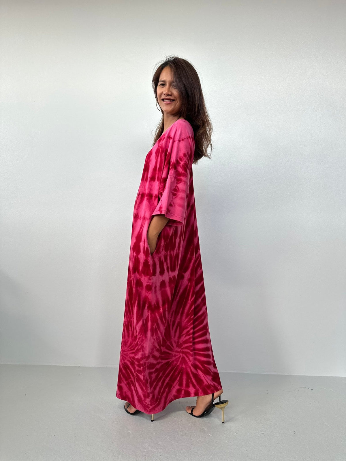 Olivia Cotton Kaftan in Merlot and Fuchsia Tie Dye - Mala Handworks