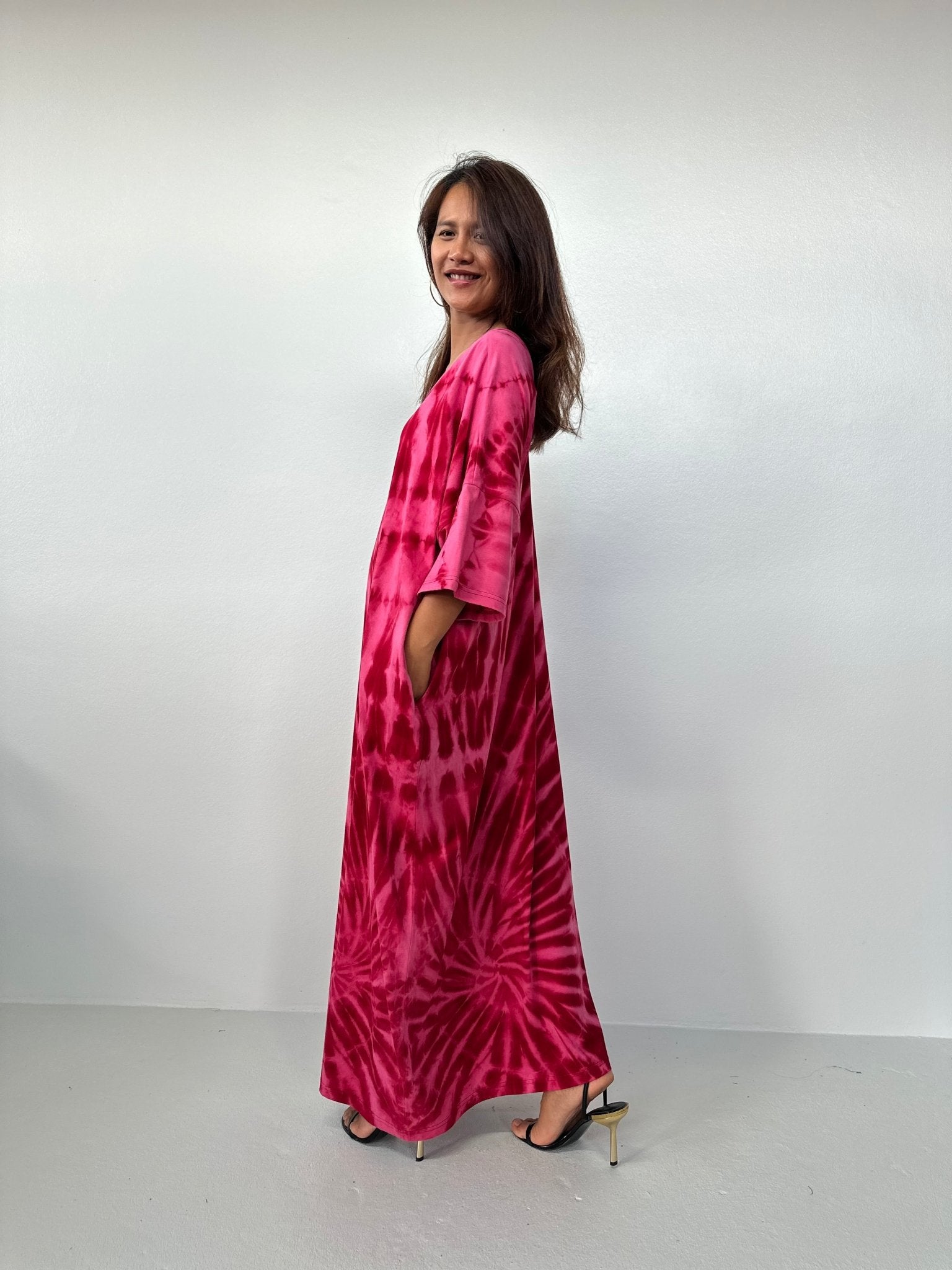 Olivia Cotton Kaftan in Merlot and Fuchsia Tie Dye - Mala Handworks