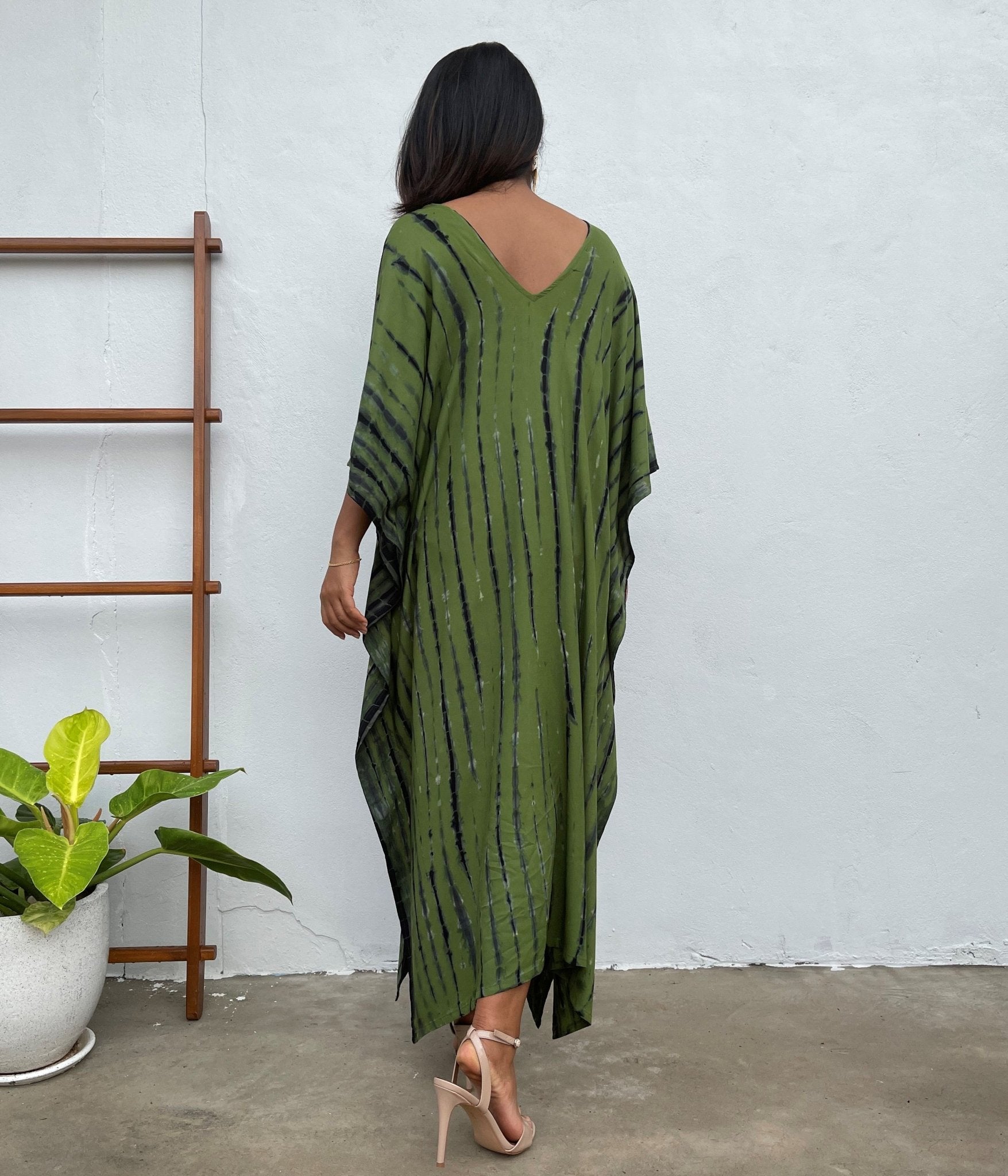 MALA handworks Mala Kaftan in Green and Black Tie Dye
