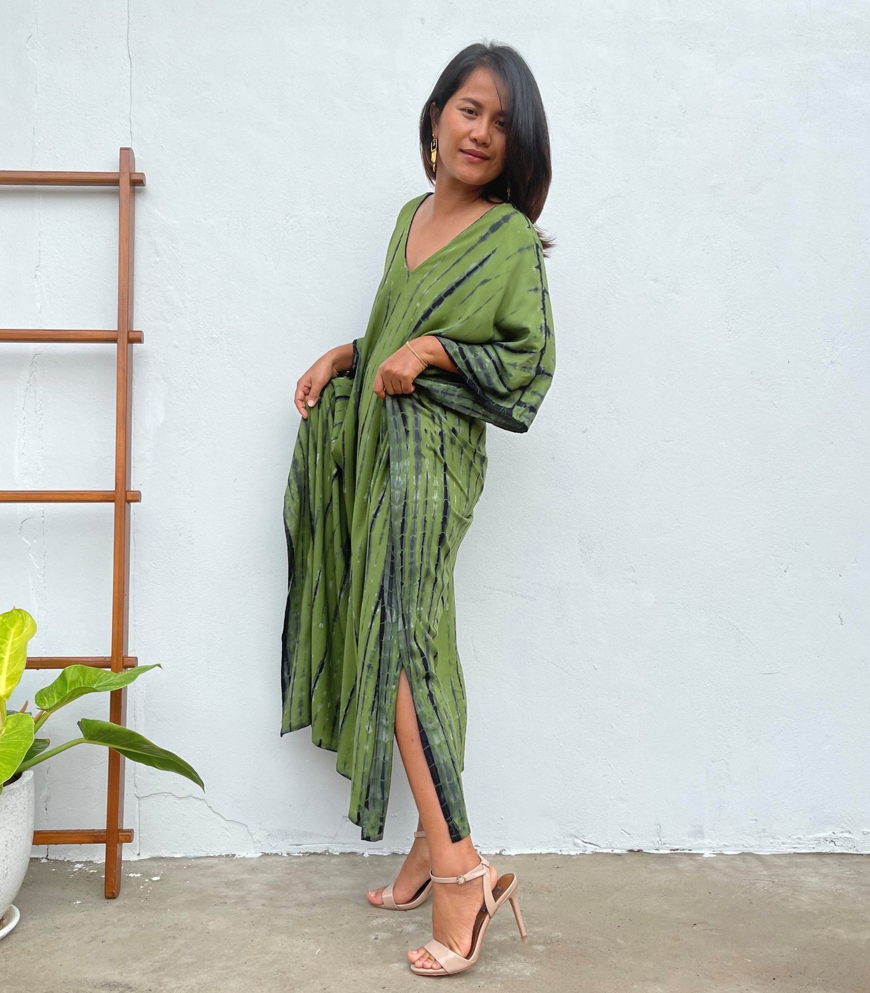 MALA handworks Mala Kaftan in Green and Black Tie Dye