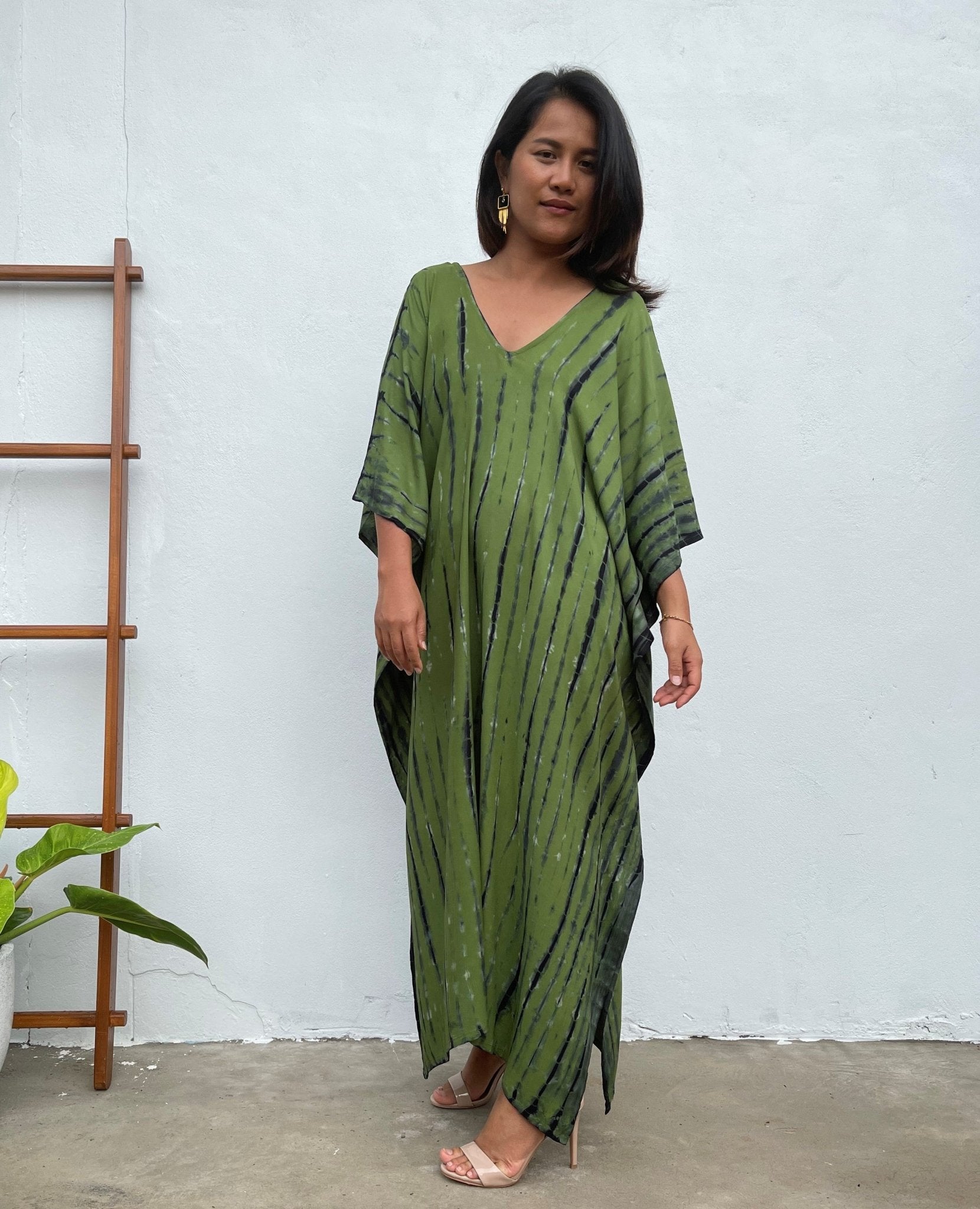 MALA handworks Mala Kaftan in Green and Black Tie Dye