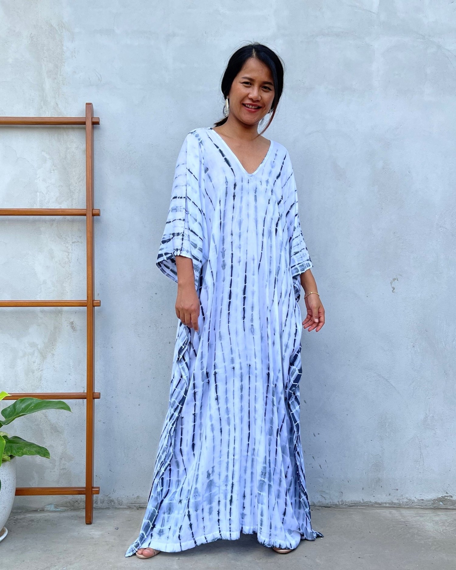 MALA handworks Mala Kaftan in White and Black Tie Dye