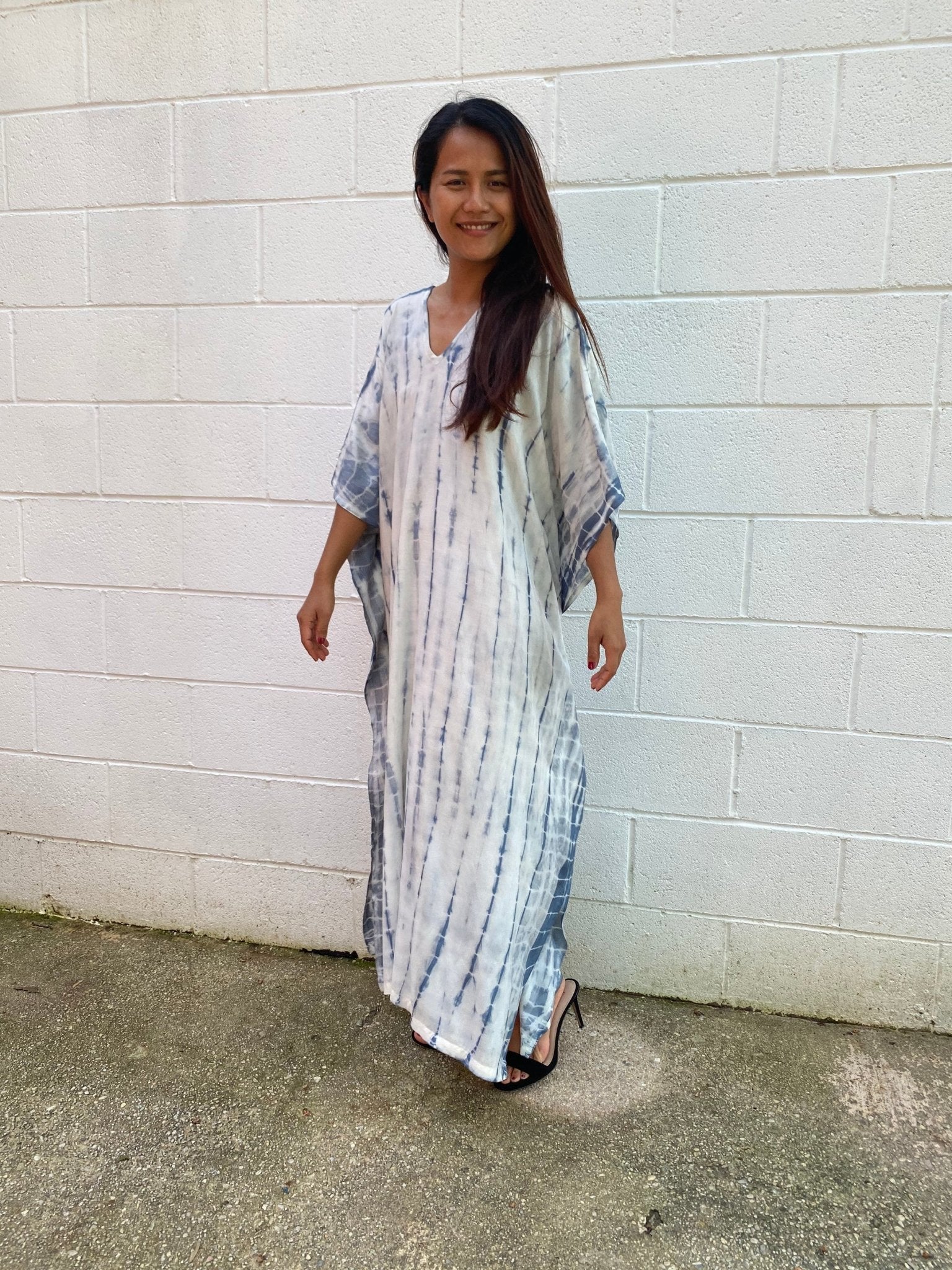 MALA handworks  50 Nora Kaftan in White and Gray Tie Dye