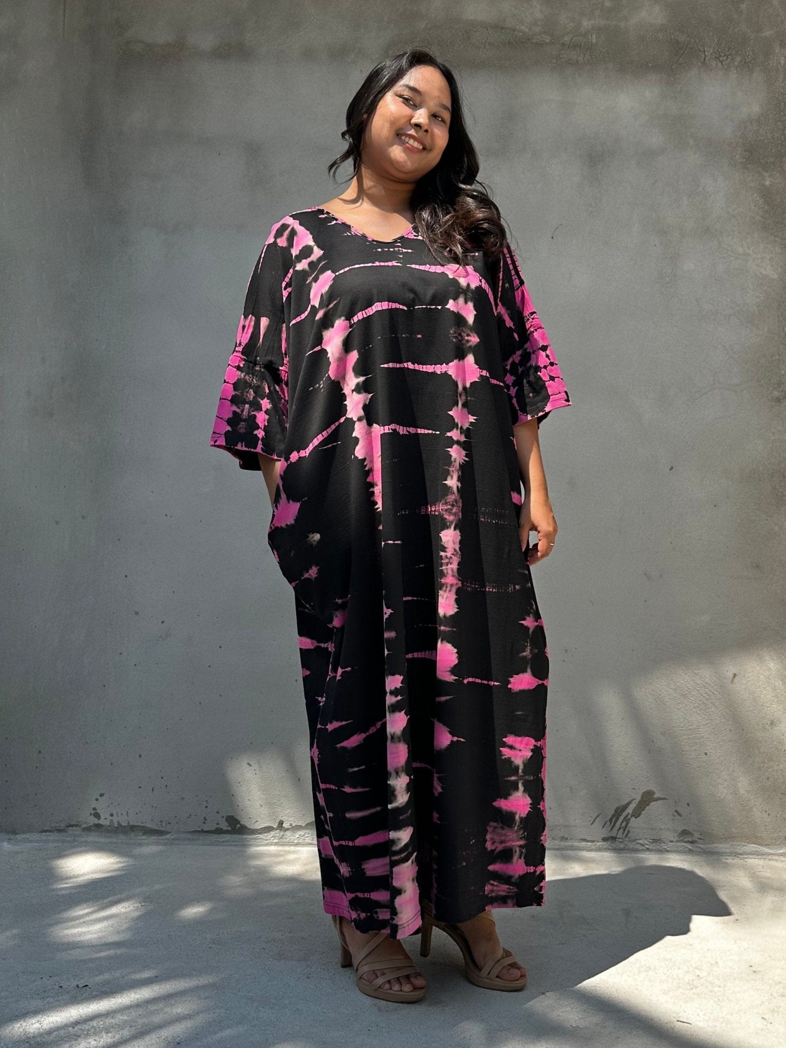 Mala Handworks Olivia Cotton Kaftan in Black and Fuchsia Tie Dye