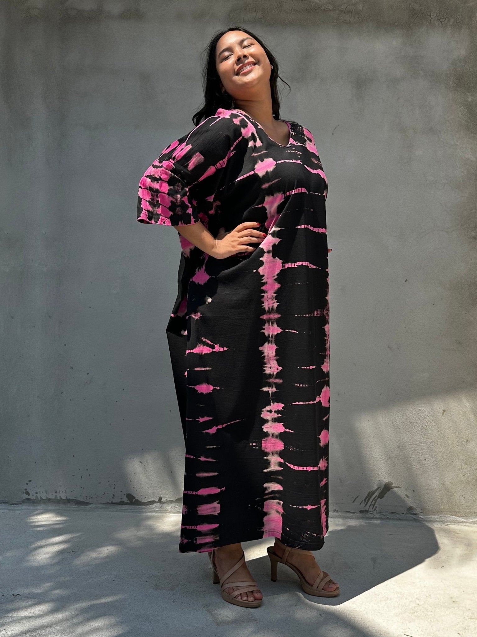 Mala Handworks Olivia Cotton Kaftan in Black and Fuchsia Tie Dye