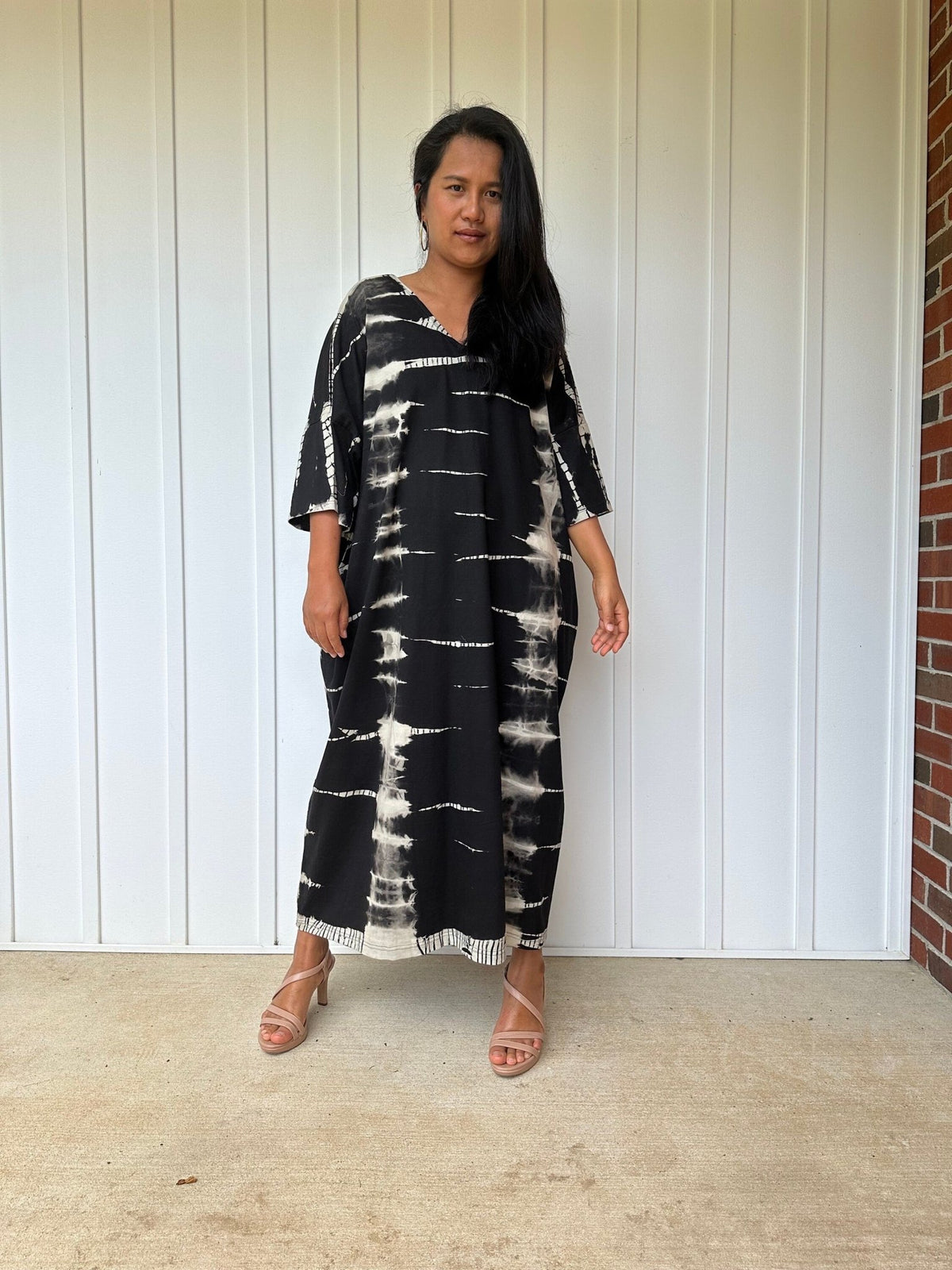 Olivia Cotton Kaftan in Black and Gray Rainbow Tie Dye - Mala Handworks